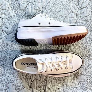NWOB Converse Run Star Hike Low Platform Sneaker White Canvas Womens 8.5💚